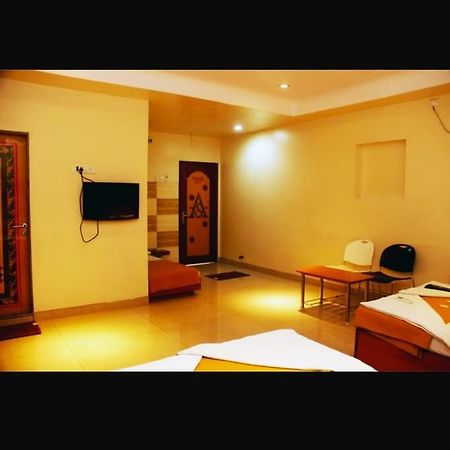 Hotel Apple Sai Residency Shirdi Exterior photo